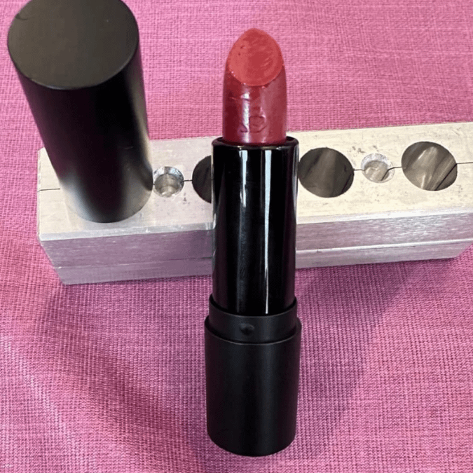 Labial natural rosado con buena pigmentación y aplicación suave