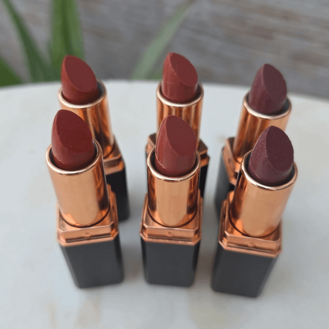 Labial natural mate con textura equilibrada y sin defectos
