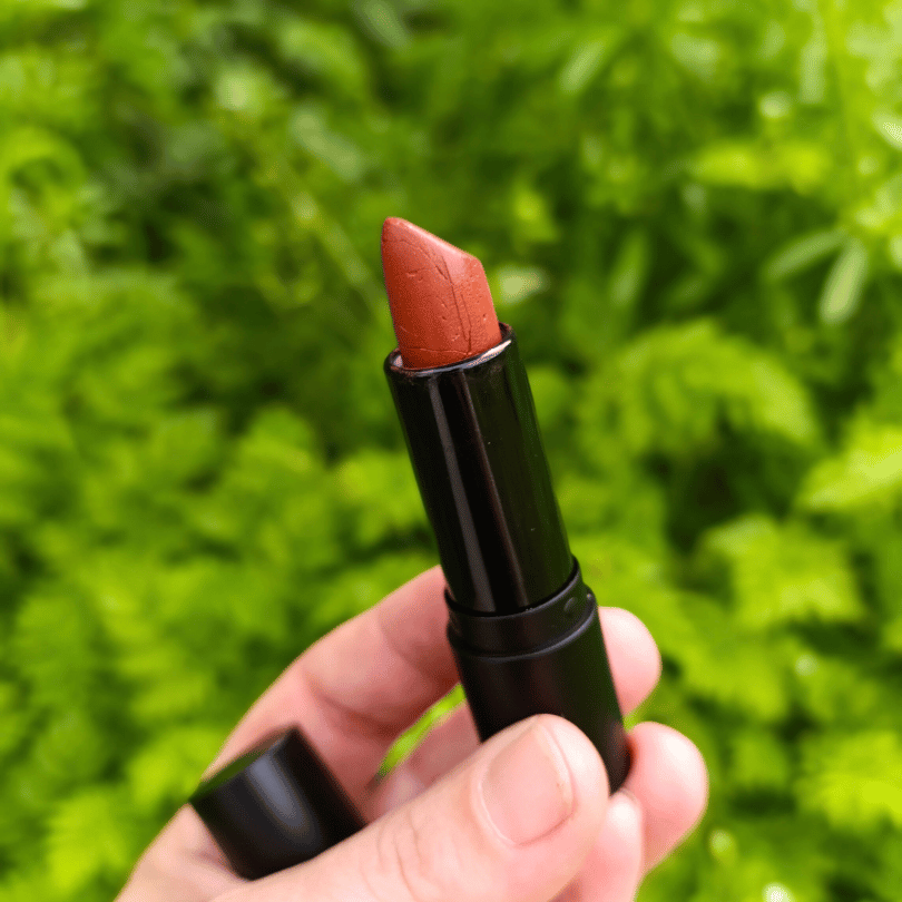 Barra de labios natural de color terracota