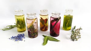 Talleres de Cosmética Natural en Barcelona – Empresas, Colegios y Eventos 26 frascos de colonias elaborados en el taller infantil