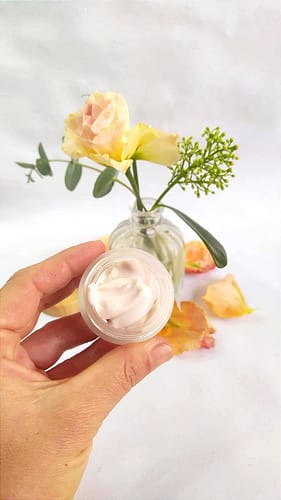 Cursos Cosmética natural 6 Crema natural con flores